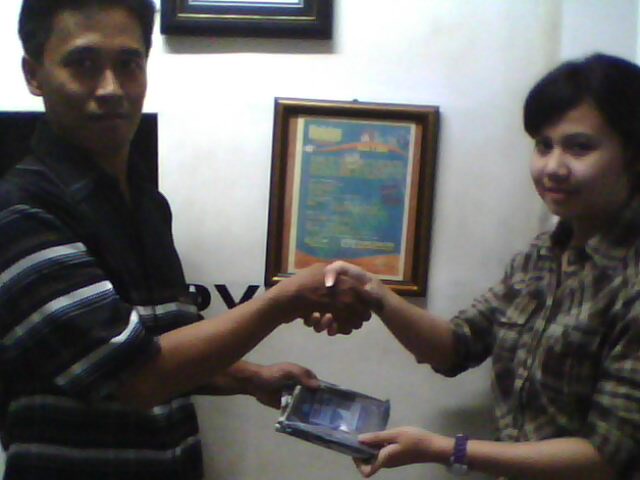 Pemenang Undian Harddisk Gratis Periode-9 (kiri) di MsDOT Surabaya